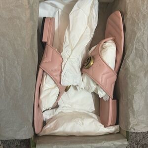 Gucci
Double G leather sandals